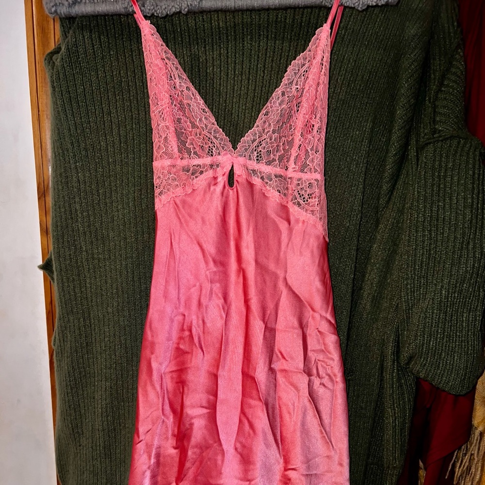 Victoria’s Secret size small criss cross chemise/nightgown color: coral